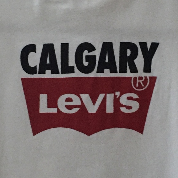 Levi's Calgary T-Shirt - Picture 2 of 3